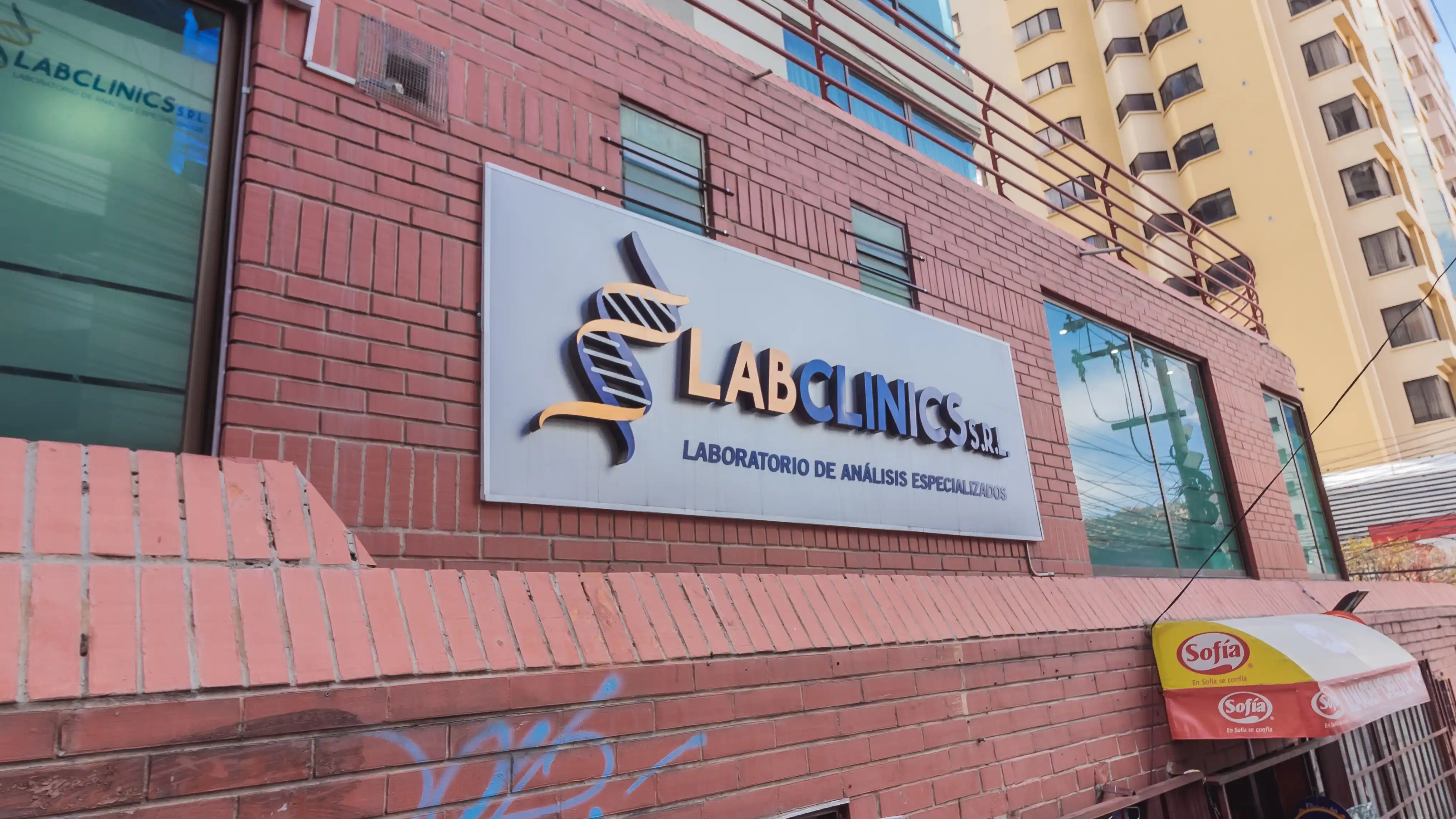 Nuestras Sucursales y Contacto